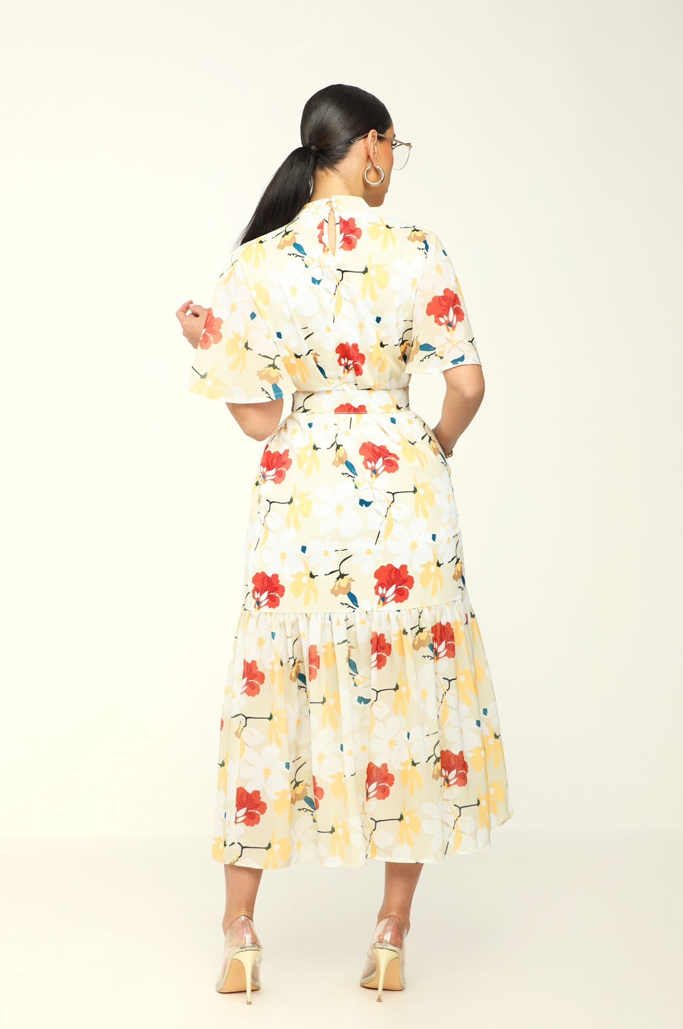 BLOOMED BEAUTY FLORAL PRINT BELTED MIDI DRESS - Kosmios